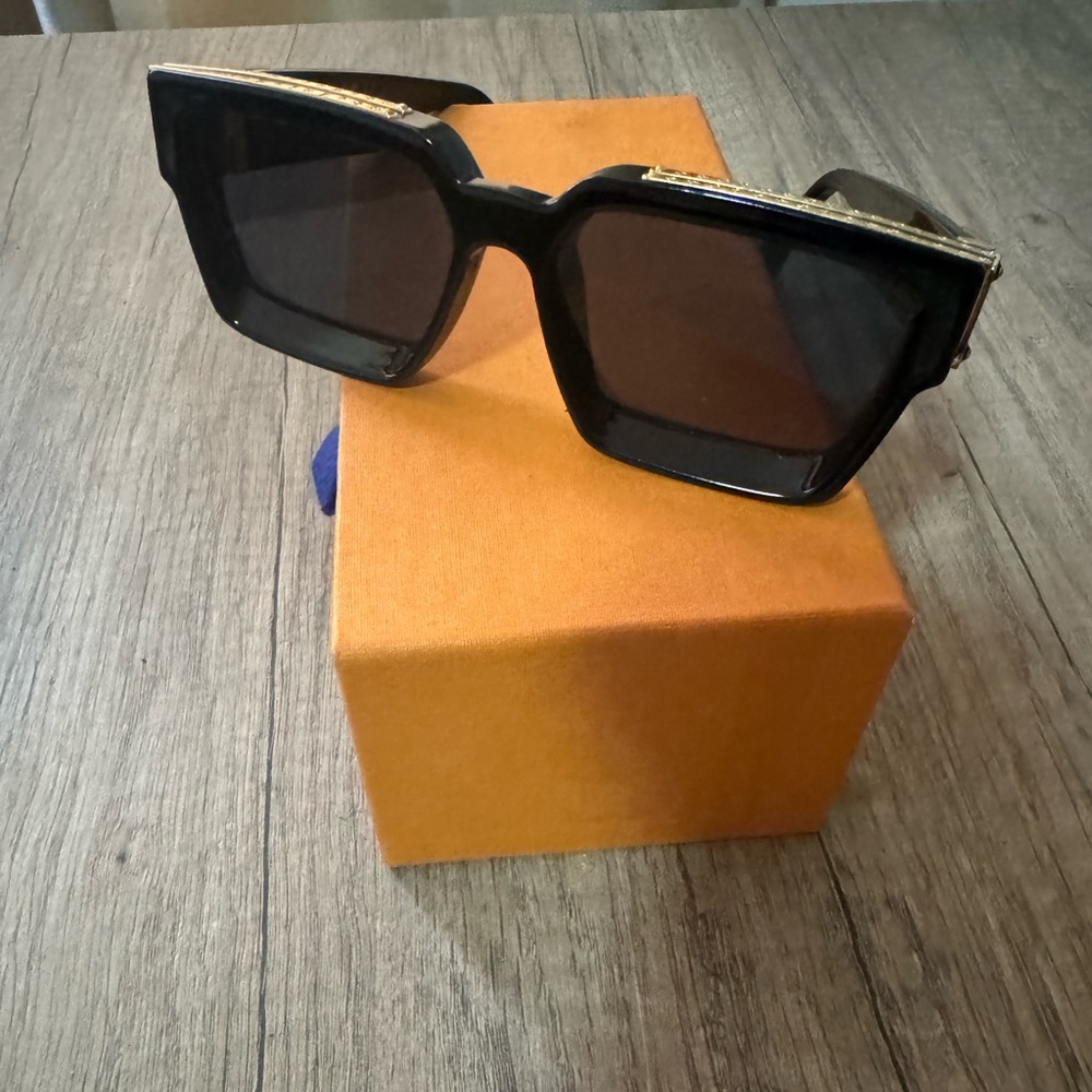 Louis Vuitton Millionaire Sunglasses. Worn once - Picture 3 of 6